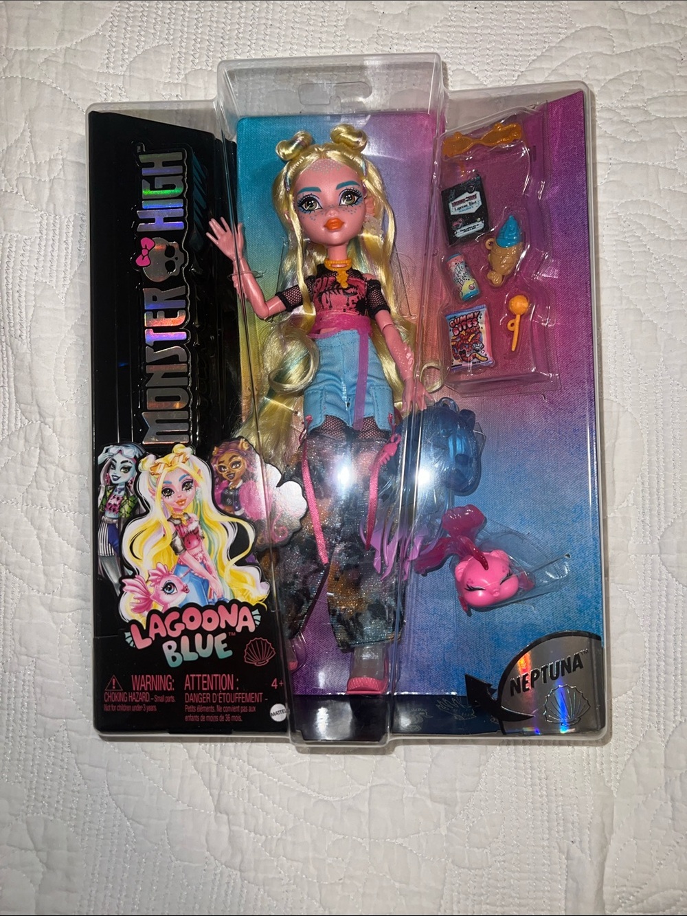 monster high Lagoona Blue Doll in Blonde, Pink & Blue Outfit